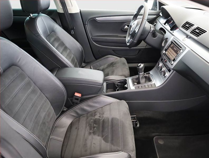 Volkswagen CC (2014) R-line 2.0 TDI, 4X4, ČR,1.maj - fotka 7 z 18