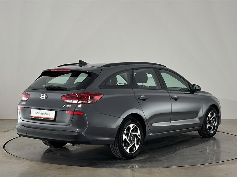 Hyundai i30 Smart DCT - fotka 2 z 26