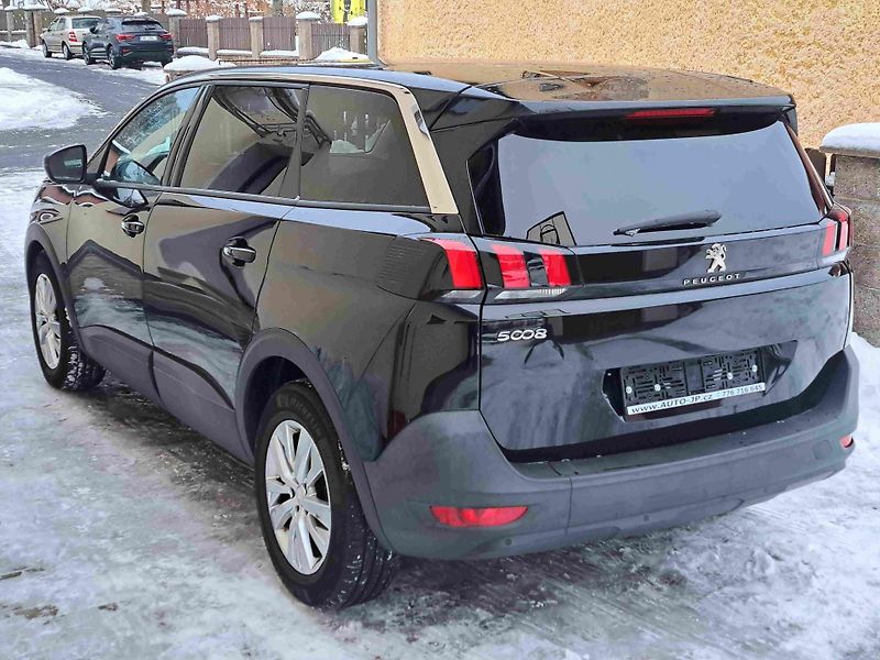 Peugeot 5008 (2020) 1,2 PT EAT8 17ALU PDC NAVI - fotka 5 z 24