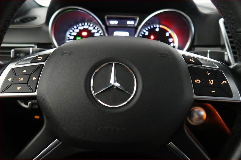 Mercedes-Benz GL (2015) 350 CDI - fotka 22 z 24