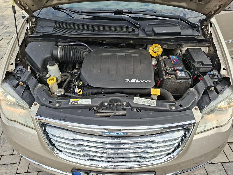 Chrysler Town & Country (2014) 3,6L 7míst, LPG, tažné, 2xkola - fotka 32 z 35