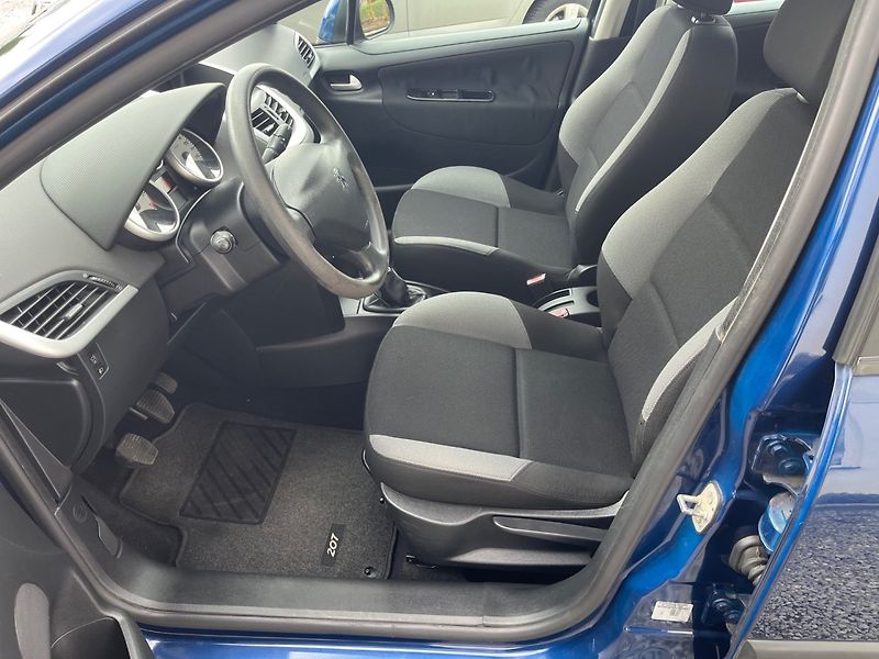 Peugeot 207 (2008) 1.4 i 54 Kw Velmi pěkná - fotka 7 z 14