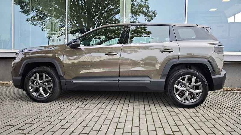 Jeep Compass (2026) Altitude hybrid 145PS automat  - fotka 6 z 39