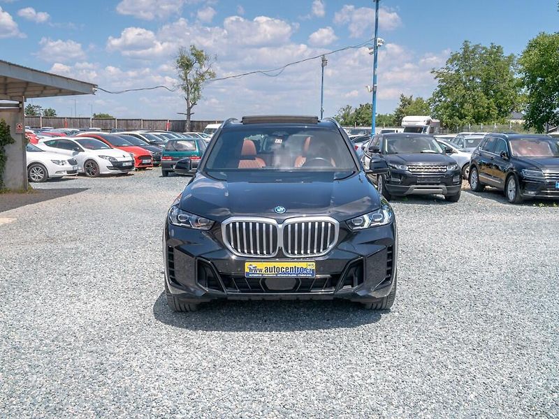 BMW X5 (2023) 3.0D 50E – NOVÉ V ČR - fotka 2 z 70