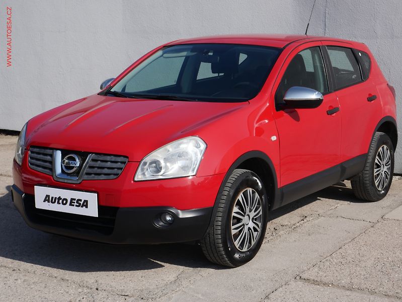 Nissan Qashqai (2009) 1.6i, ČR, AC, park.asist - fotka 3 z 15