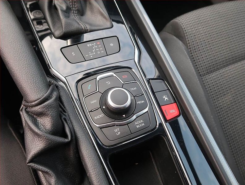 Peugeot 508 (2014) 2.0 HDi, Automat, Navi - fotka 17 z 22