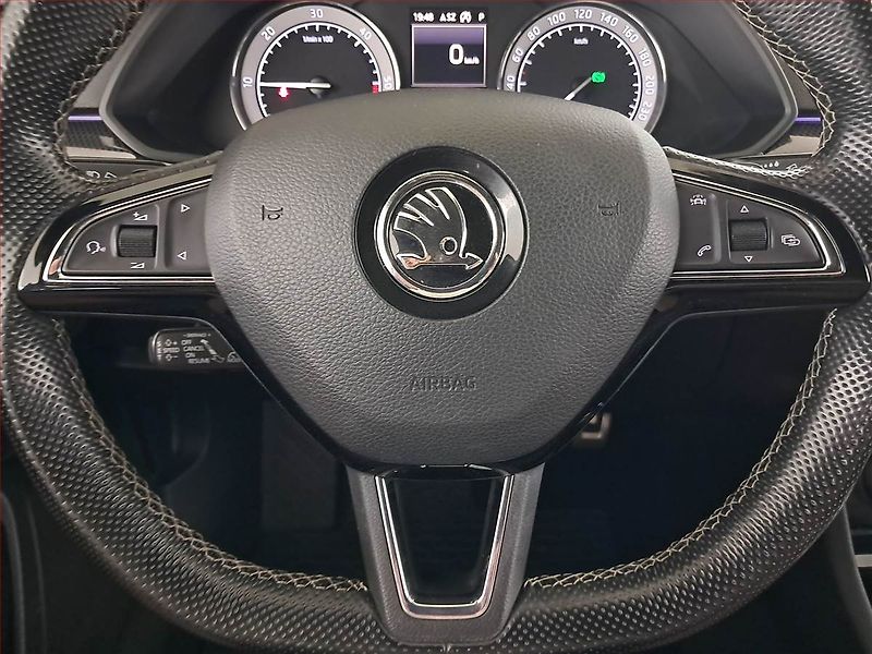 Škoda Superb (2018) Sportline 2.0 TDI, Automat - fotka 20 z 27