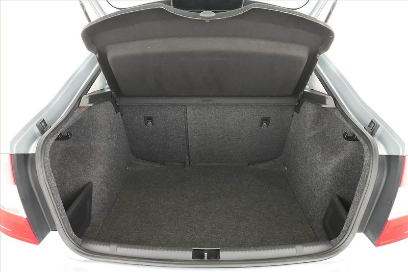 Škoda Rapid (2013) 1.2 TSI, ČR,1.maj - fotka 10 z 12