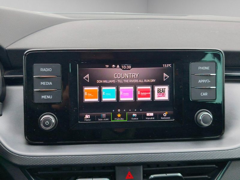Škoda Scala (2019) 1.6 TDI 85kW, ČR - fotka 15 z 21