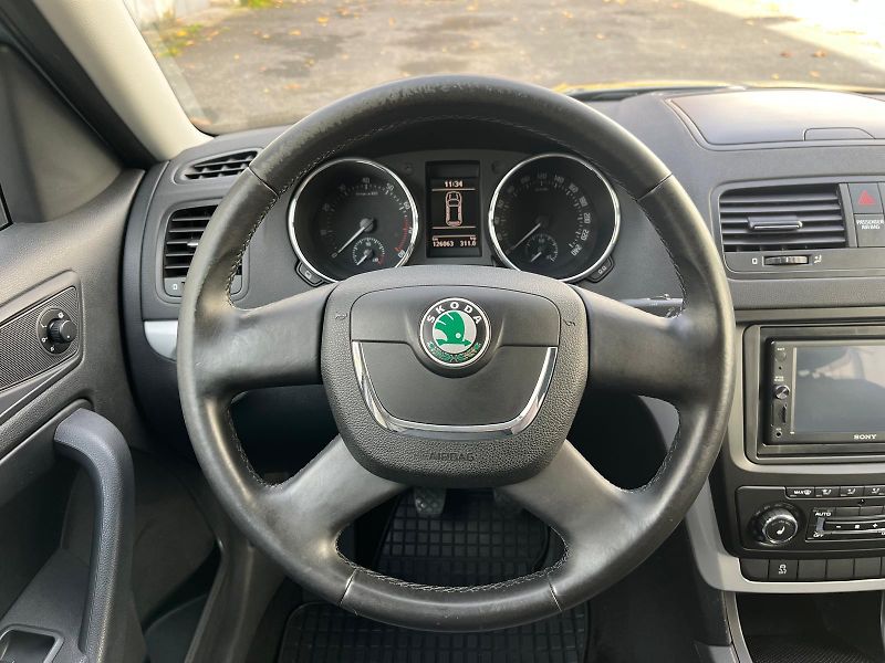 Škoda Yeti 1,2 TSI Ambition/servis.k/pneu - fotka 16 z 19