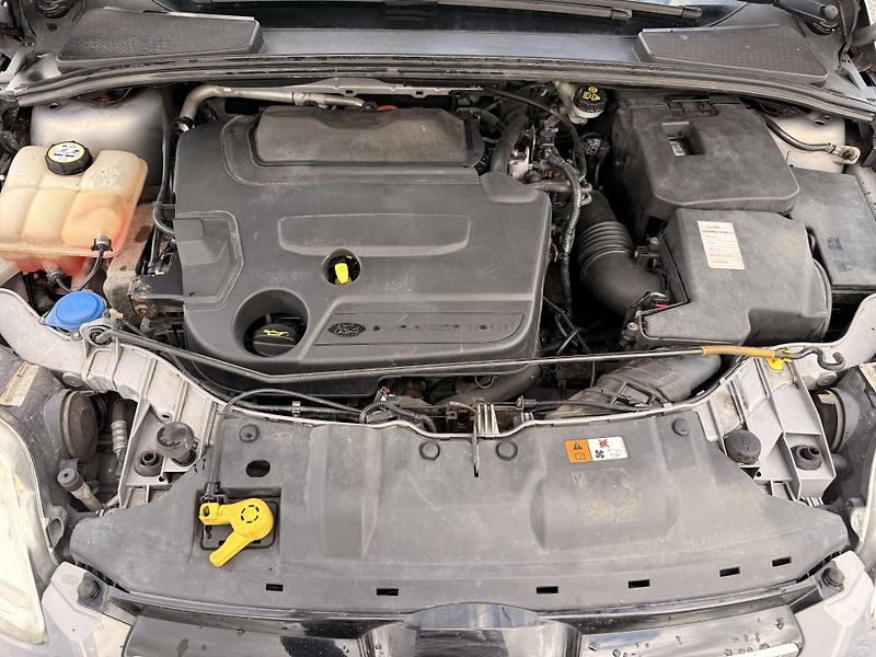 Ford Focus 2,0TDCI 120 kW AUTOMAT - fotka 23 z 23