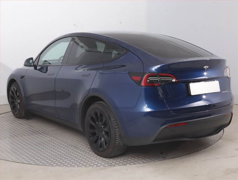 Tesla Model Y (2021) Long Range AWD 75kWh, SoH 93% - fotka 4 z 22