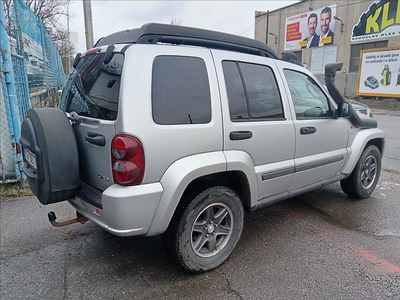 Jeep Cherokee 2,8 CRD - fotka 12 z 20