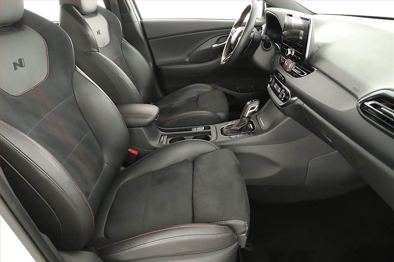 Hyundai i30 (2023) N-Line 1.5 T-GDI - fotka 7 z 15