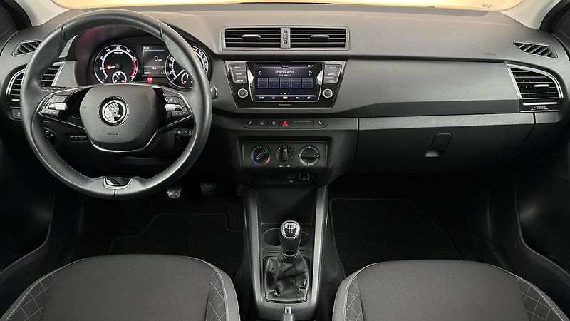 Škoda Fabia 1.0 TSI Ambition Combi - fotka 8 z 24
