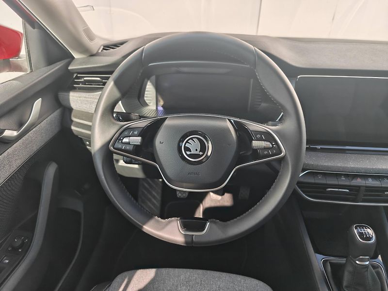 Škoda Octavia Top Selection 6MP 1,5TSI - fotka 11 z 26