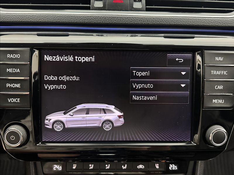 Škoda Superb 2,0 DSG L&K DPH NZ.TOP DCC TZ - fotka 21 z 49