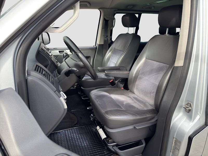 Volkswagen Multivan - fotka 16 z 23