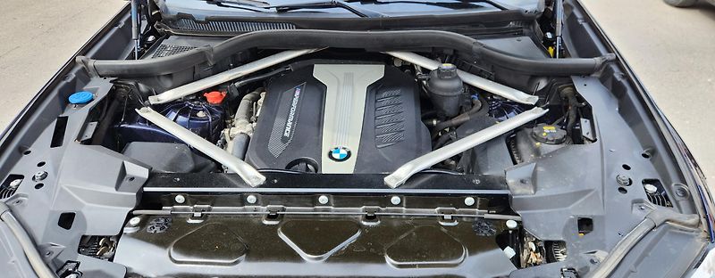 BMW X5 (2020) M50d SERVIS TAŽNÉ ČR IDIVIDUAL - fotka 24 z 48