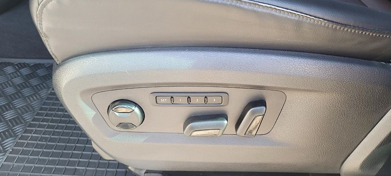 Volkswagen Multivan (2017) T6 2,0TDi 150kW DSG Highline - fotka 33 z 42