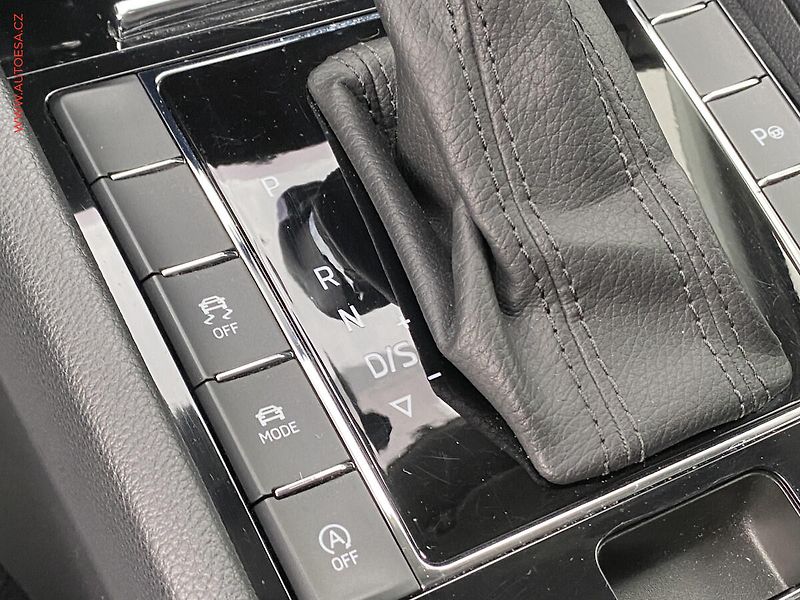 Škoda Superb (2020) 2.0 TDi, 2.maj,ČR, L&K, DSG - fotka 15 z 21