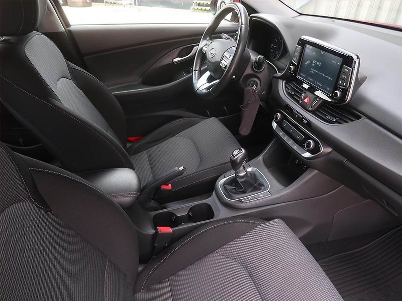 Hyundai i30 (2019) 1.4 CVVT, Tempomat - fotka 9 z 17