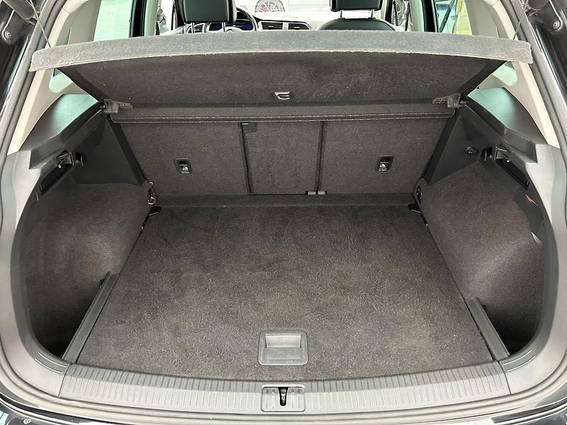 Volkswagen Tiguan 2.0 TDI 4x4 Highline DSG - fotka 31 z 34