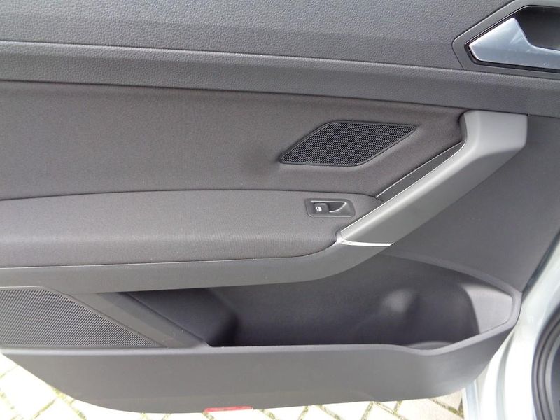 Volkswagen Touran People 1,5 TSI EVO 7DSG - fotka 28 z 30