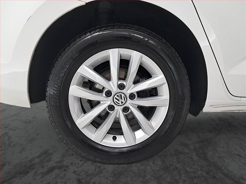 Volkswagen Touran (2019) Highline 1.6 TDI, Automat - fotka 15 z 19