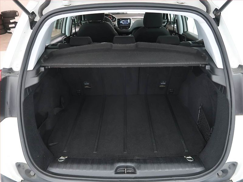 Peugeot 2008 (2014) 1.2 VTi, ČR,1.maj, Tempomat - fotka 14 z 19