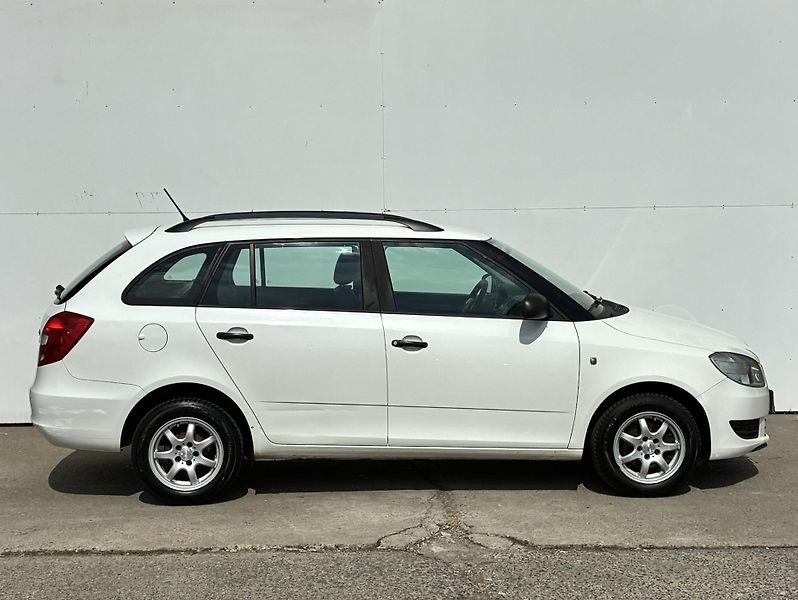 Škoda Fabia 1.2 HTP 12V / 51 kW Active - fotka 3 z 17