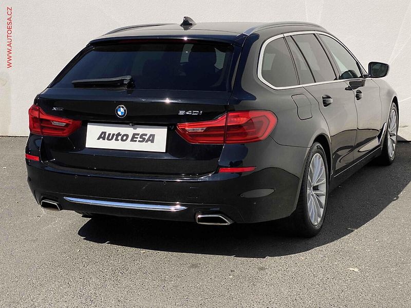 BMW Řada 5 (2018) 3.0i 540i xDrive, AT, +ALU - fotka 4 z 22