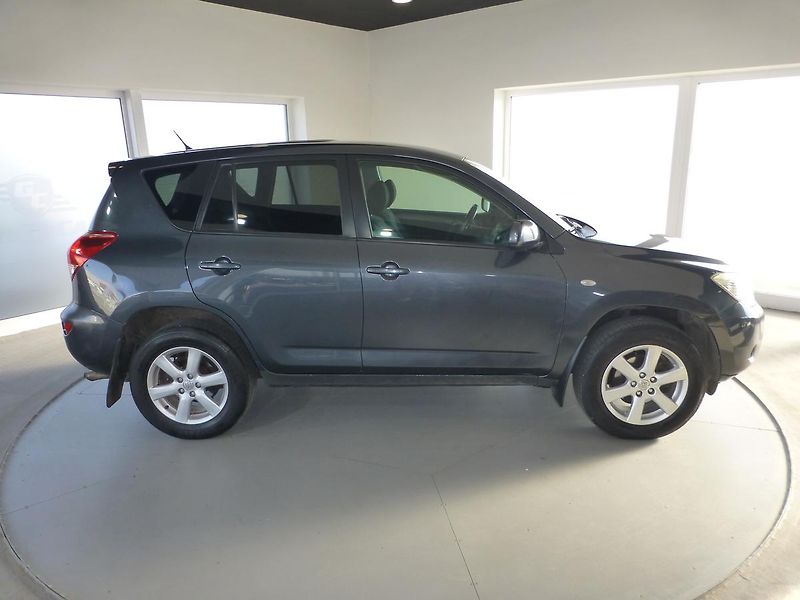 Toyota RAV4 (2009) 2,2 D-4D*ALU**TAŽNÉ**4X4 - fotka 5 z 25