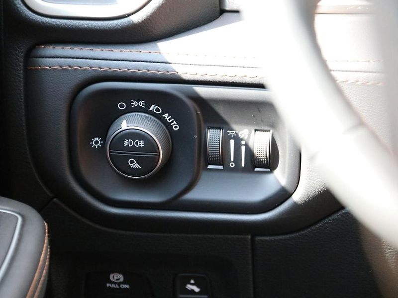 RAM 1500 (2024) Longhorn Sport 5.7 V8 Hemi  - fotka 20 z 39