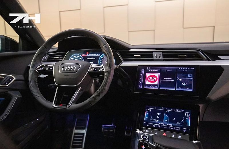 Audi Q8 e-tron 55 Q Kam Vzduch HuD BLIS  - fotka 14 z 23