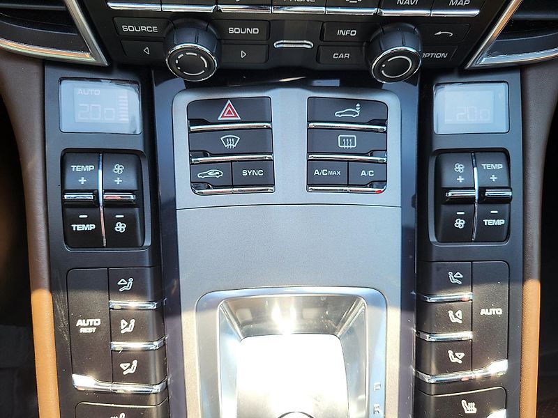 Porsche Panamera Diesel 3.0 V6 221kW - fotka 17 z 45