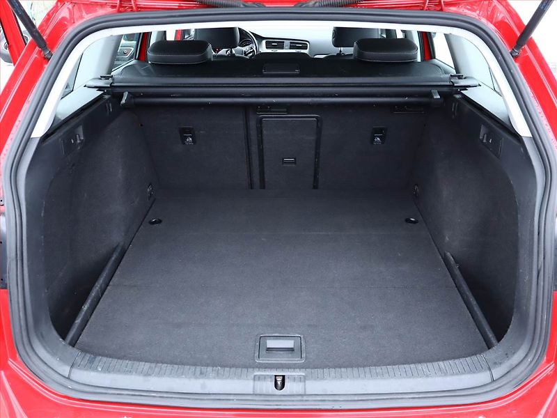 Volkswagen Golf (2015) 1.6 TDI, Automat, Navi - fotka 12 z 14
