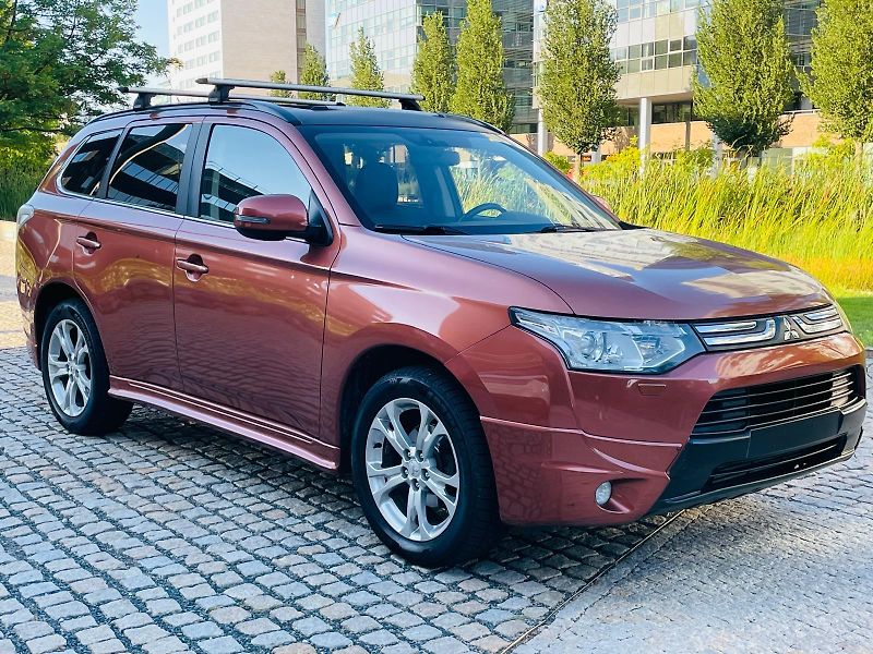Mitsubishi Outlander 2.2D 4x4 7MÍST KAMERA SERVISKA - fotka 8 z 50