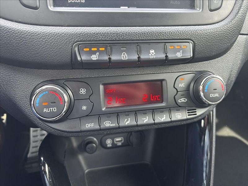 Kia Ceed 1,0 TGDi GT Line NAVI KAMERA - fotka 21 z 38