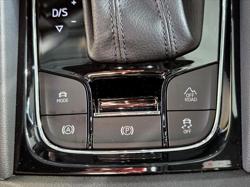 Škoda Kodiaq 2,0 TDi 147kW DSG 4x4 L&K Tažn - fotka 27 z 36