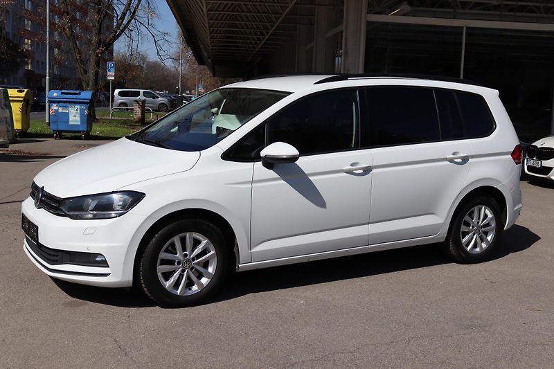 Volkswagen Touran 2.0TDI DSG 110kW - fotka 16 z 50