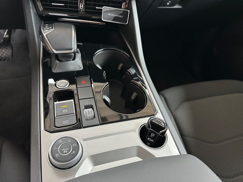 Volkswagen Touareg (2022) 3.0TDi VIRTUAL,TAŽNÉ,4X4 - fotka 9 z 19