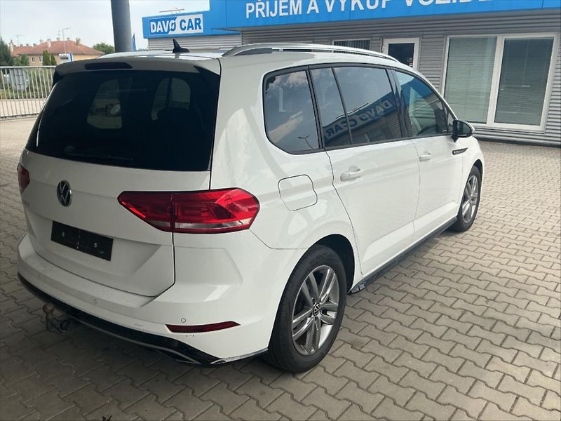 Volkswagen Touran 1,5 TSI 110kW DSG R-line DPH - fotka 10 z 12