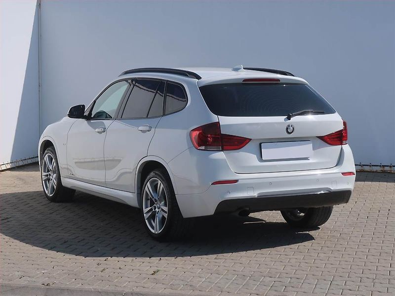 BMW X1 (2015) M Sport sDrive18d, 4X4 - fotka 4 z 21