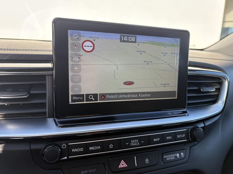 Kia Ceed 1.4 T-GDI 103kW DCT Platinum E - fotka 20 z 27