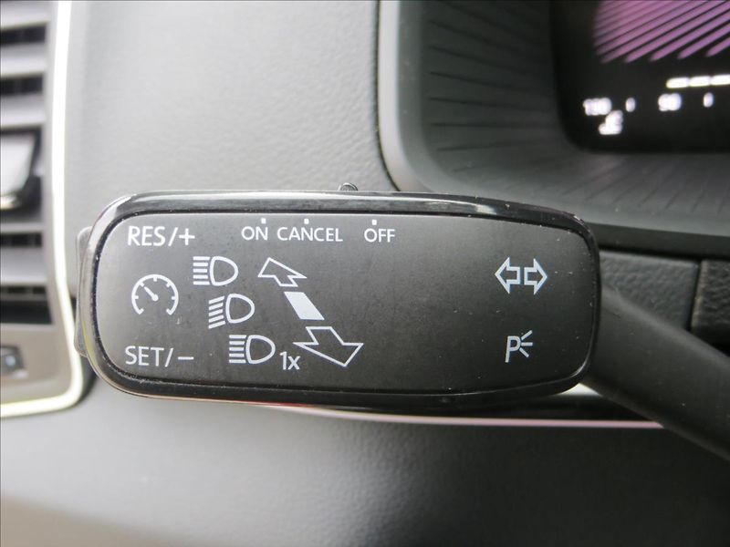 Škoda Karoq 2,0 TDI 110kw Style 4x4 DSG - fotka 21 z 28