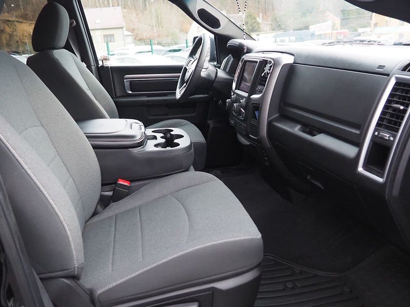 Dodge RAM 1500 (2021) Warlock 4x4 LPG - fotka 18 z 35