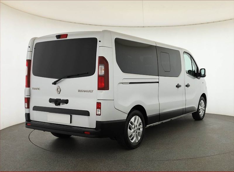 Renault Trafic (2017) 1.6 dCi, Bus, 8Míst, ČR, DPH - fotka 5 z 16