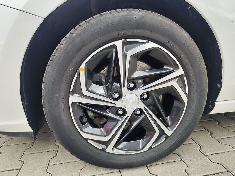 Hyundai i30 1.5 T-GDI/117kW Smart - fotka 28 z 30