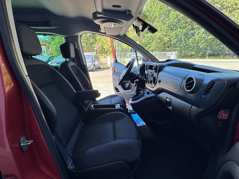 Peugeot Partner (2011) 1.6 HDi, 7 míst - fotka 15 z 32